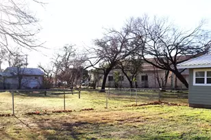 352 W Vaughan St, Bertram, TX 78605 - Photo 5