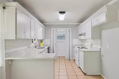 110 Jones Street, Bastrop, TX 78602 - Photo 11