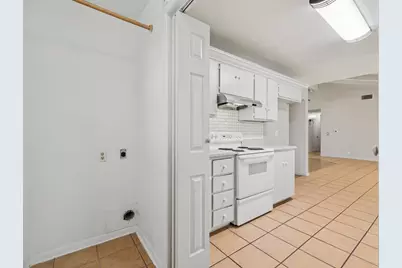 110 Jones Street, Bastrop, TX 78602 - Photo 13