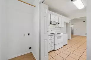 110 Jones St, Bastrop, TX 78602 - Photo 13