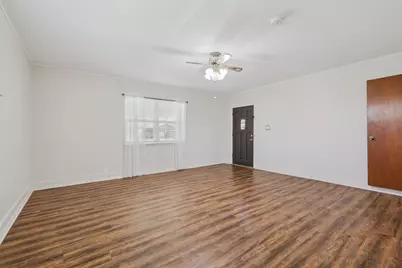 110 Jones Street, Bastrop, TX 78602 - Photo 31