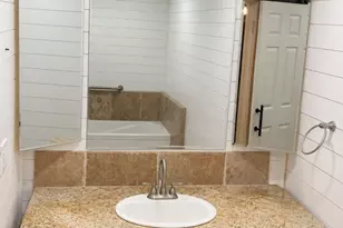 806 Brockman St, Sweeny, TX 77480 - Photo 7
