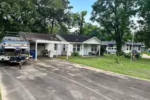 806 Brockman St, Sweeny, TX 77480 - Photo 1