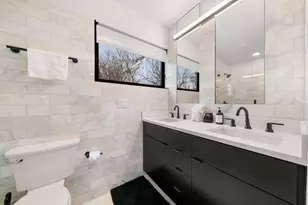 2311 E 8th St, Austin, TX 78702 - Photo 15