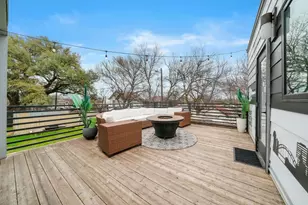 2311 E 8th St, Austin, TX 78702 - Photo 33
