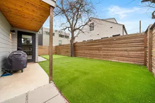 2311 E 8th St, Austin, TX 78702 - Photo 35