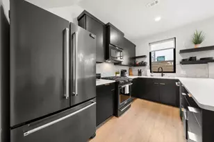 2311 E 8th St, Austin, TX 78702 - Photo 3