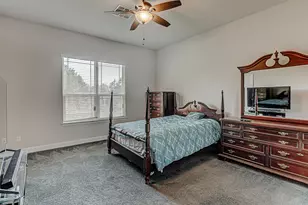 105 Arbors Cir, Elgin, TX 78621 - Photo 33