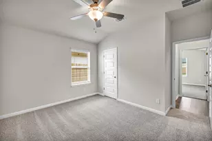 102 Greenspire Ln, Hutto, TX 78634 - Photo 9