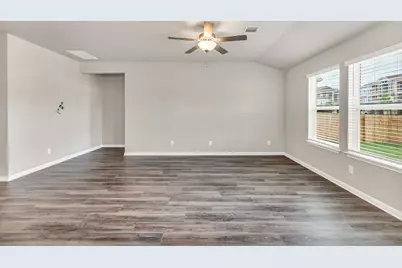 102 Greenspire Lane, Hutto, TX 78634 - Photo 23