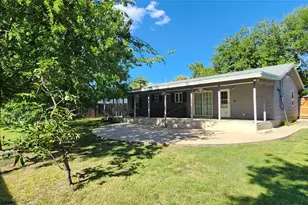 302 Julie St, Burnet, TX 78611 - Photo 27