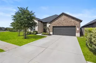 604 Academy Oaks Dr, San Marcos, TX 78666 - Photo 5