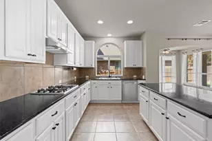 10521 Roy Butler Dr, Austin, TX 78717 - Photo 9