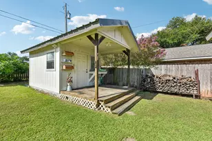 2301 Lillie Ln, Taylor, TX 76574 - Photo 15