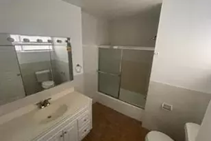 2415 W 10th St, Austin, TX 78703 - Photo 9