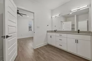 2009 Iroquois Ln, Austin, TX 78741 - Photo 13