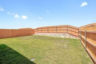 210 Hornet St, Elgin, TX 78621 - Photo 45