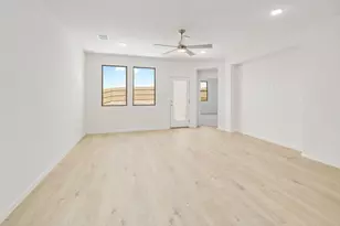 210 Hornet St, Elgin, TX 78621 - Photo 55