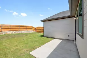 210 Hornet St, Elgin, TX 78621 - Photo 31