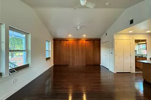 1208 E 2nd St, Austin, TX 78702 - Photo 9