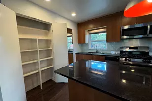 1208 E 2nd St, Austin, TX 78702 - Photo 17