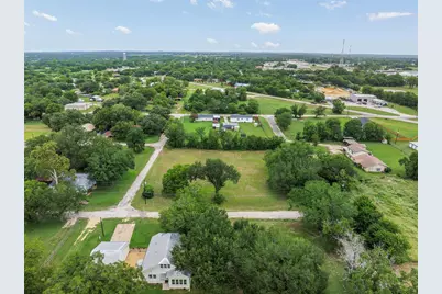 320 Douglas Street #2, Lexington, TX 78947 - Photo 3