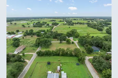 320 Douglas Street #2, Lexington, TX 78947 - Photo 7