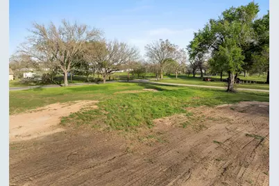 320 Douglas Street #2, Lexington, TX 78947 - Photo 5