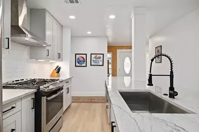 4709 York Hill Drive, Austin, TX 78723 - Photo 9