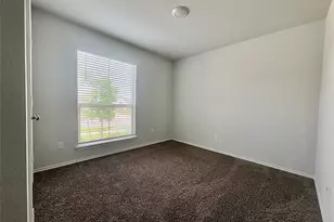 180 Pivot Dr, Taylor, TX 76574 - Photo 11