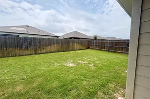 180 Pivot Dr, Taylor, TX 76574 - Photo 15