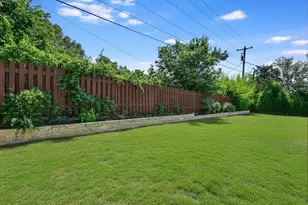 15208 Bowling Ln, Lakeway, TX 78734 - Photo 17