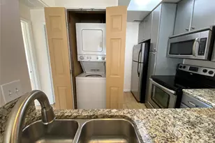 807 W 25th St, Austin, TX 78705 - Photo 17