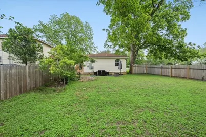 608 Washington Street, Smithville, TX 78957 - Photo 23