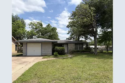 2109 Murray Avenue, Rockdale, TX 76567 - Photo 1