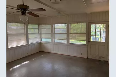 2109 Murray Avenue, Rockdale, TX 76567 - Photo 9