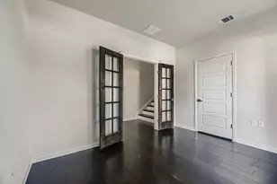 1408 Waterloo Shore Ln, Austin, TX 78741 - Photo 11