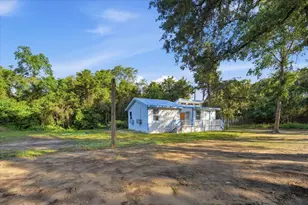 877 Yaupon Dr, Caldwell, TX 77836 - Photo 25