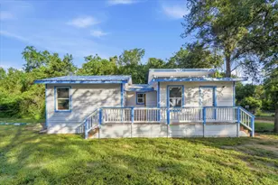 877 Yaupon Dr, Caldwell, TX 77836 - Photo 5