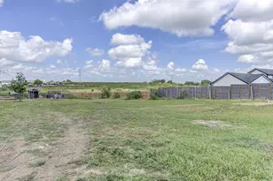 445 Rancho Linda Dr, Lockhart, TX 78644 - Photo 7