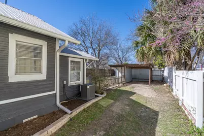 1012 W 6th Street, Taylor, TX 76574 - Photo 23