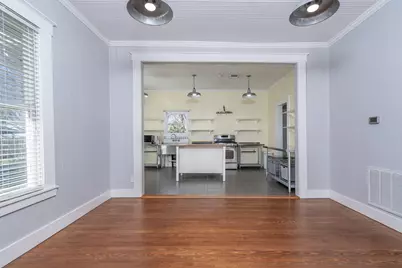 1012 W 6th Street, Taylor, TX 76574 - Photo 9