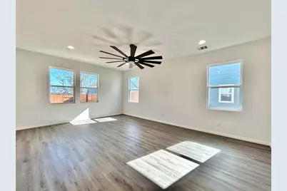 202 Pebblestream Pass, Taylor, TX 76574 - Photo 9