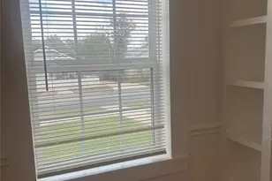 914 W Lynwood Ave, San Antonio, TX 78201 - Photo 5