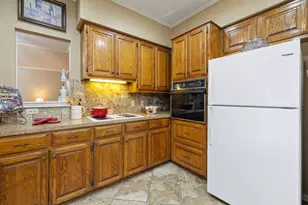 307 Cherrywood Cir, Taylor, TX 76574 - Photo 21