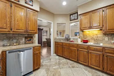 307 Cherrywood Circle, Taylor, TX 76574 - Photo 17