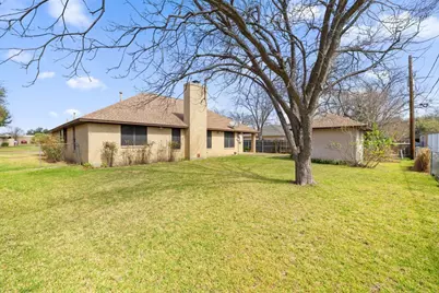 307 Cherrywood Circle, Taylor, TX 76574 - Photo 39