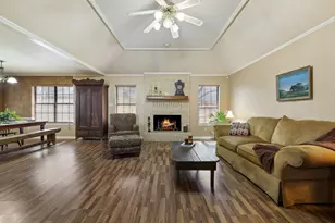 307 Cherrywood Cir, Taylor, TX 76574 - Photo 13