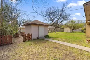 307 Cherrywood Cir, Taylor, TX 76574 - Photo 35