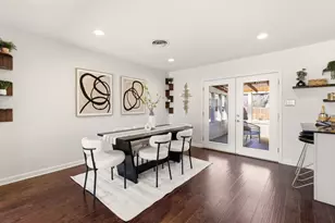 8100 Stillwood Ln, Austin, TX 78757 - Photo 9